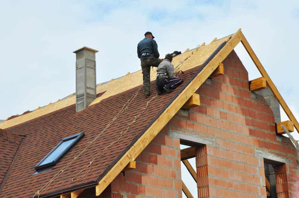 Local Help: 3 Benefits of Hiring a Local Roofer in Stephenville